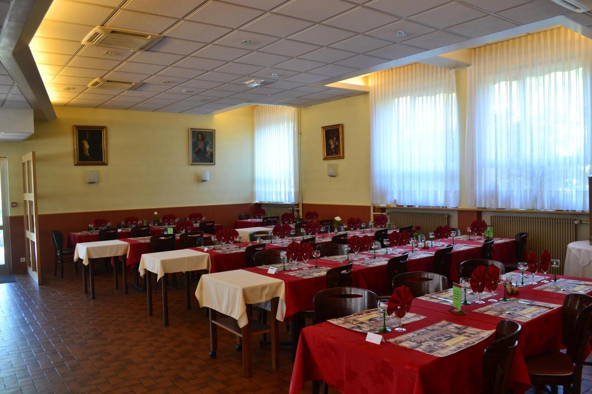 Hotel Restaurant Niemerich Пюльверсайм Экстерьер фото